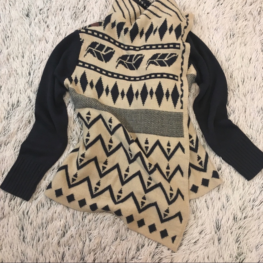 🦋 Printed Sweater 🐾 - Picture 3 of 5